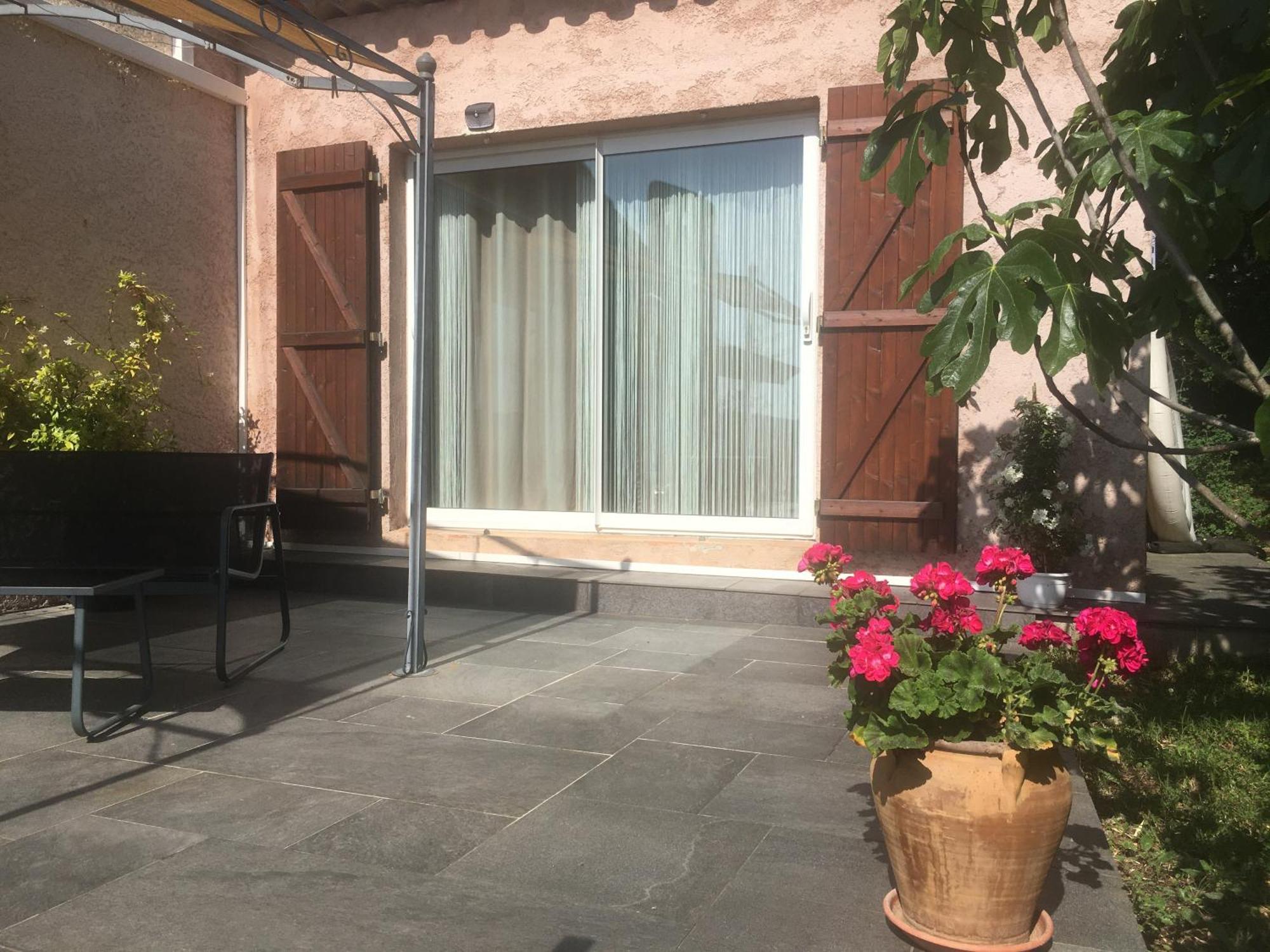 Studio Chez Charles Et Marie, Independant De La Maison, Acces Piscine, Tres Calme, Рокфор-ле-Пен Екстер'єр фото